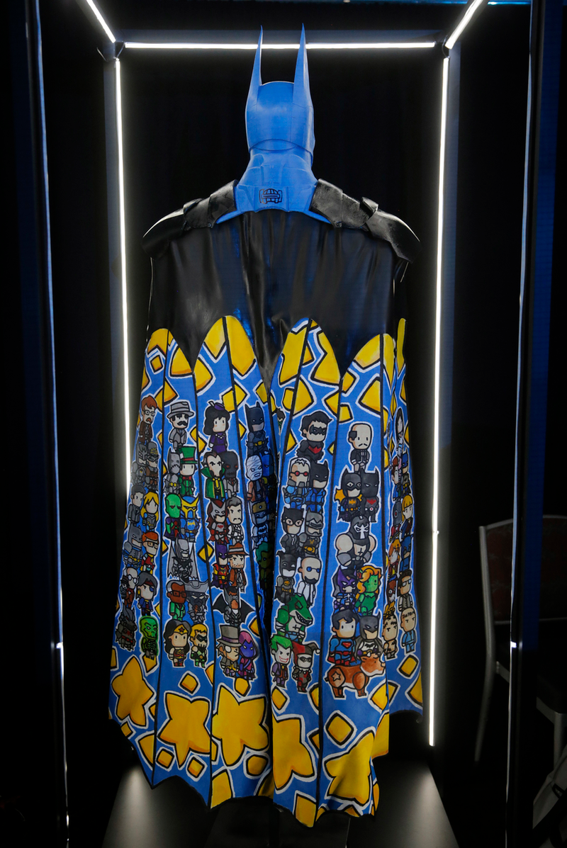 Illustration for article titled Batman Gets Weird When Artists Redesign His Cape and Cowl